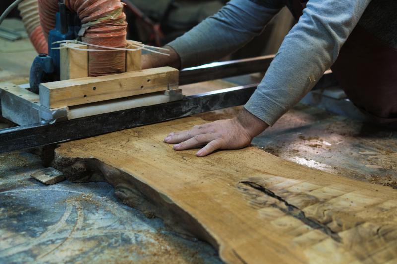 Les essences de bois id&eacute;ales pour votre projet de menuiserie sur mesure
